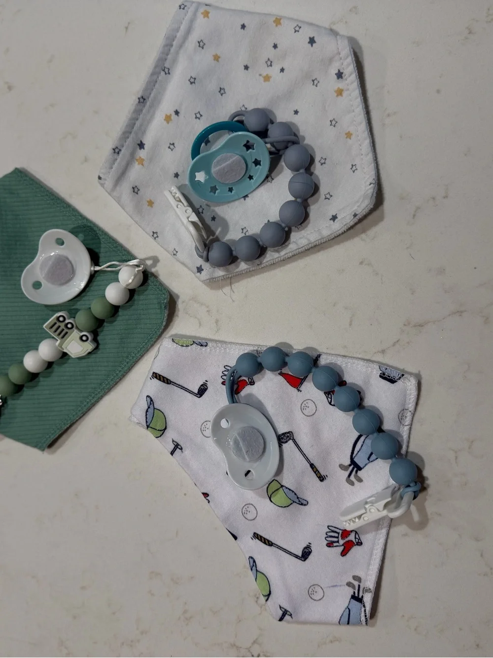 For reborn doll! Pacifier, clip and bib set